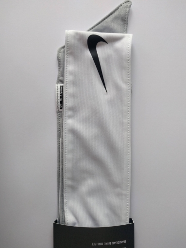 Čelenka Nike Tenis Head Tie Bandeau oboustranná bílá Čelenka Nike Tenis Head Tie Bandeau oboustranná bílá