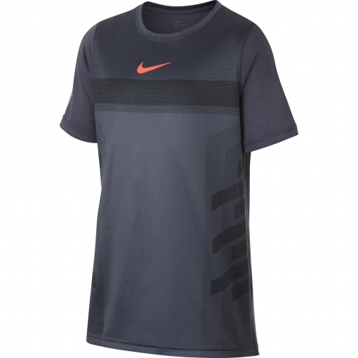 Dětské tenisové tričko Nike Court Dry Rafa Tee AO2959-011 šedé Dětské tenisové tričko Nike Court Dry Rafa Tee AO2959-011 šedé